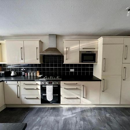Manchester - Eccles - Business - Contractors - Families - Discounts Available Esterno foto