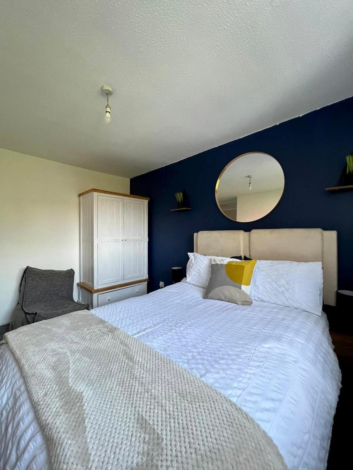 Manchester - Eccles - Business - Contractors - Families - Discounts Available Esterno foto